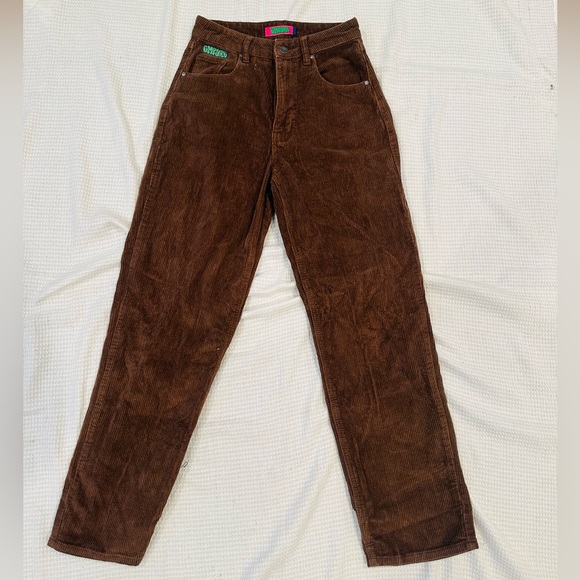Used has some holes the back of the pants - Picture 1 of 2